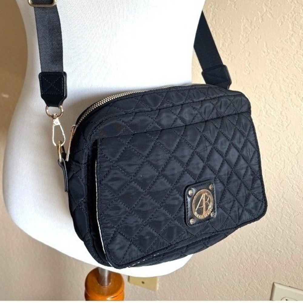 Alexis Bendel Black Quilted Crossbody‎ Bag Gold Hardware Striped Lining 10in